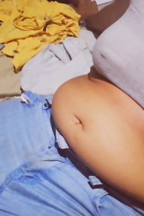 Merge cameră cu un 37 de ani de vizavi de viață mătușa Rozi