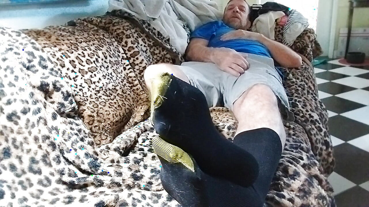 Tu bună prietenă a mea cu pantaloni de aur