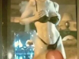 Jamie Lee Curtis danst voor een harde pik en sperma