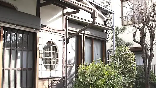 A063G01 Seeing her defenseless mother's orgasmic face, she can't stand it and gets into heat and drowns in forbidden carnal SEX!