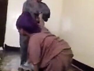 Lesbiana somalí tocándose las tetas