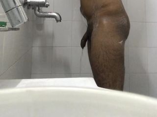 Indian desi matahală făcând baie