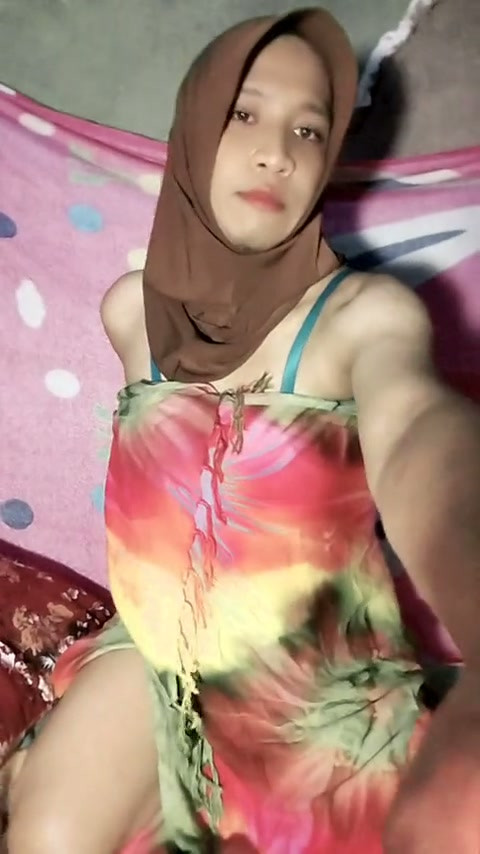 Beautiful Hijab Shemale Eggplant