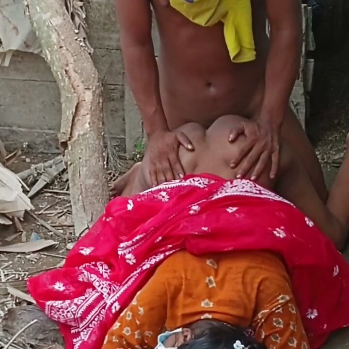 Viral sexy video of me fucking my hot young stepmom – Bangladeshi