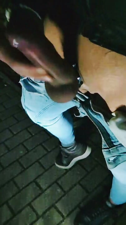 Slutboyben CAM4 Cruising Cumshots Infront of Voyeurs Car