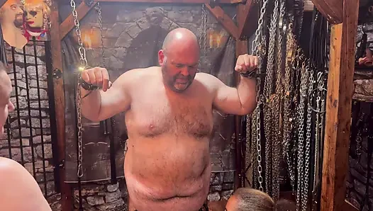 Bölüm 3:- domina satana blackberrymilf ile cbt kıskaçlı booboo cezalandırıyor