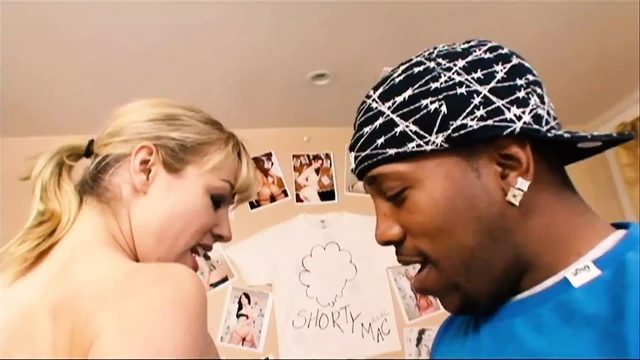 Adrianna Nicole Gets the Dick Bareback