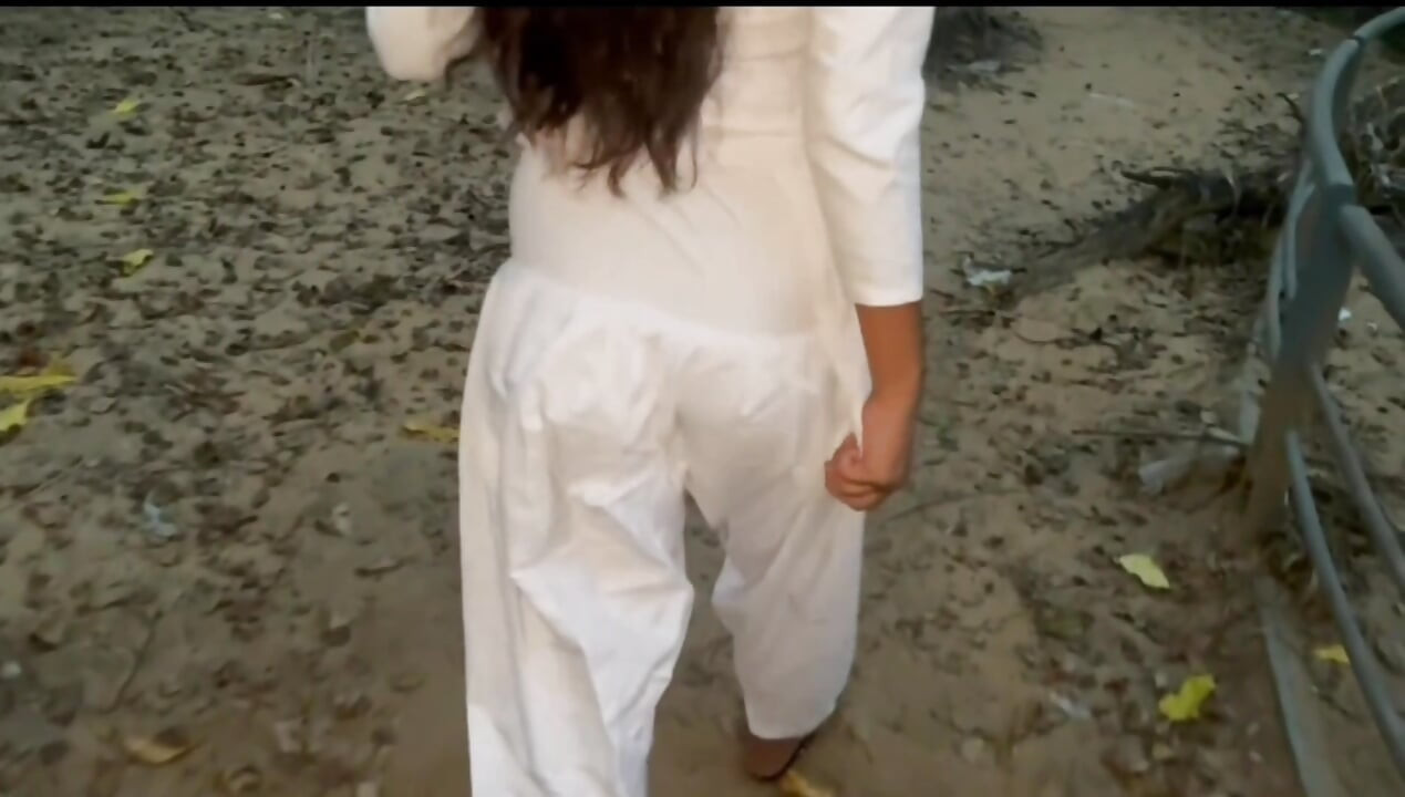 Indian village hot school desi girl fucked in the forest viral MMS 18+