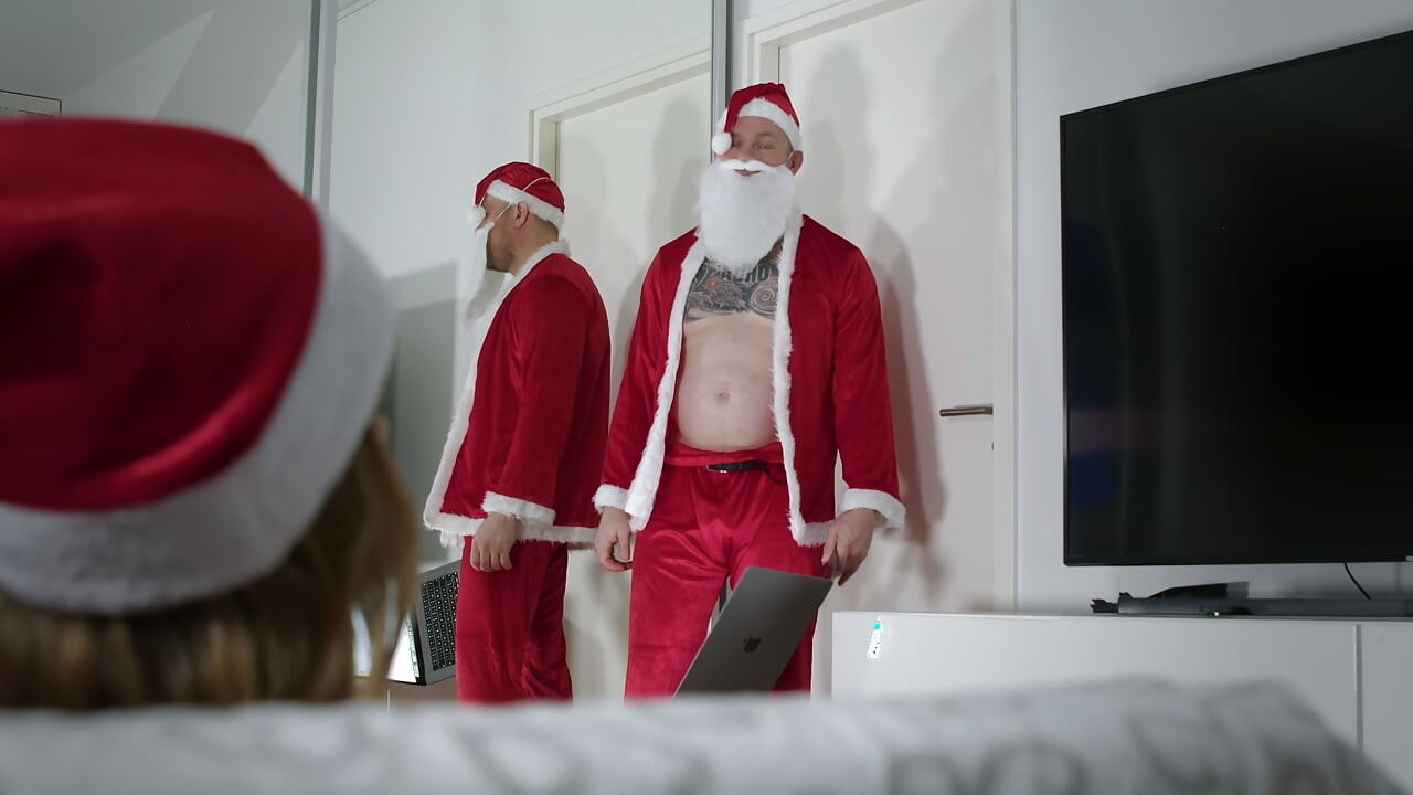 Cô elf lười biếng được Santa dạy một bài học.