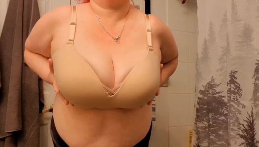 Beautiful BBW hotwife gets dressed and shows off her huge tits and ass