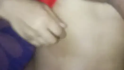 Üvey kız kardeş yaşlı üvey erkek kardeşini sikiyor