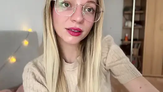 Asmr kız arkadaş seni yatıştırıyor