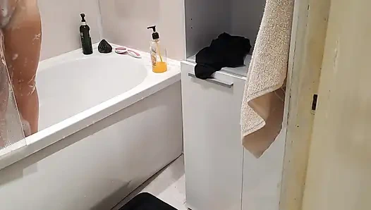 Looking for My Teen Step Sister and Jerking off