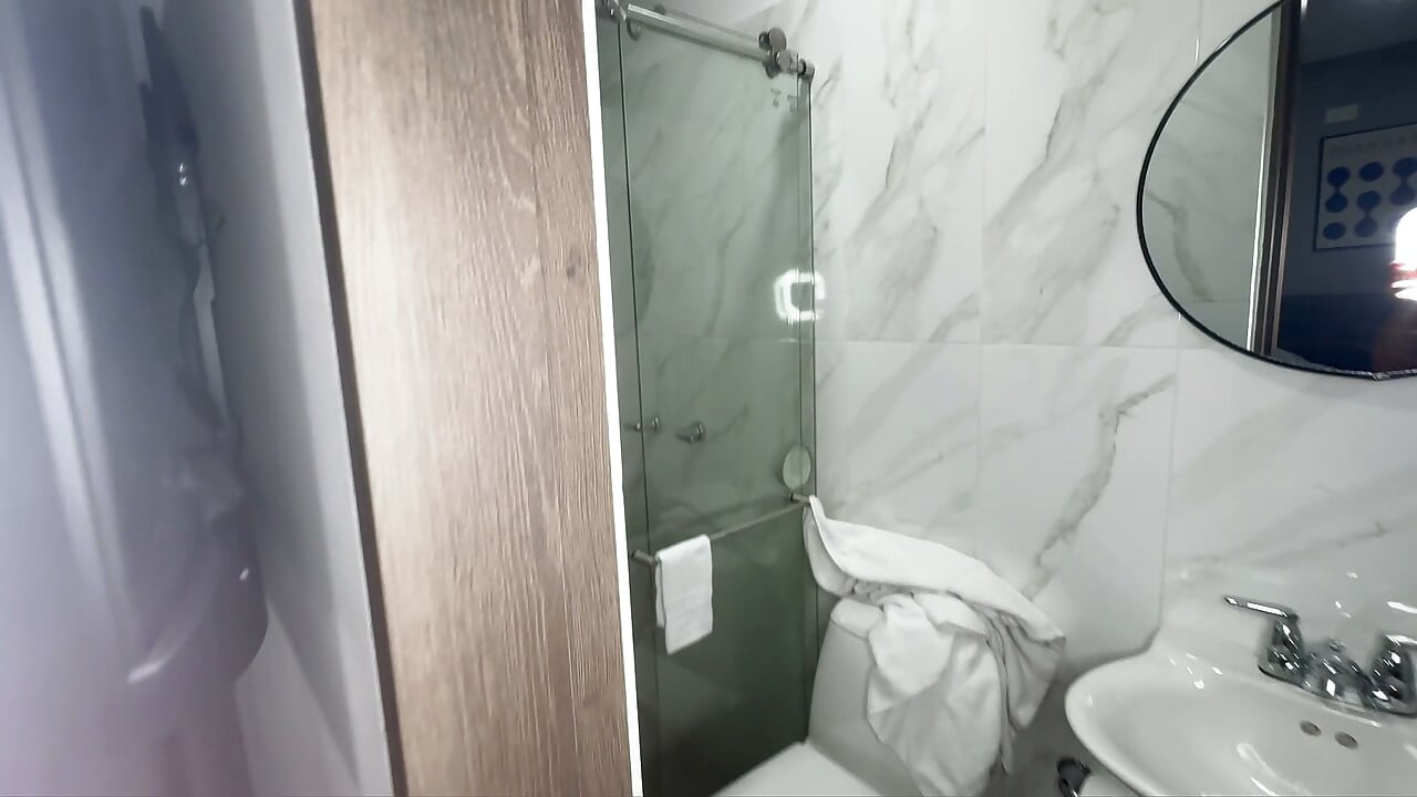 My Sister-in-law Walks Into My Room in a Towel in the Middle of the Night and Starts Jumping on a Big Cock