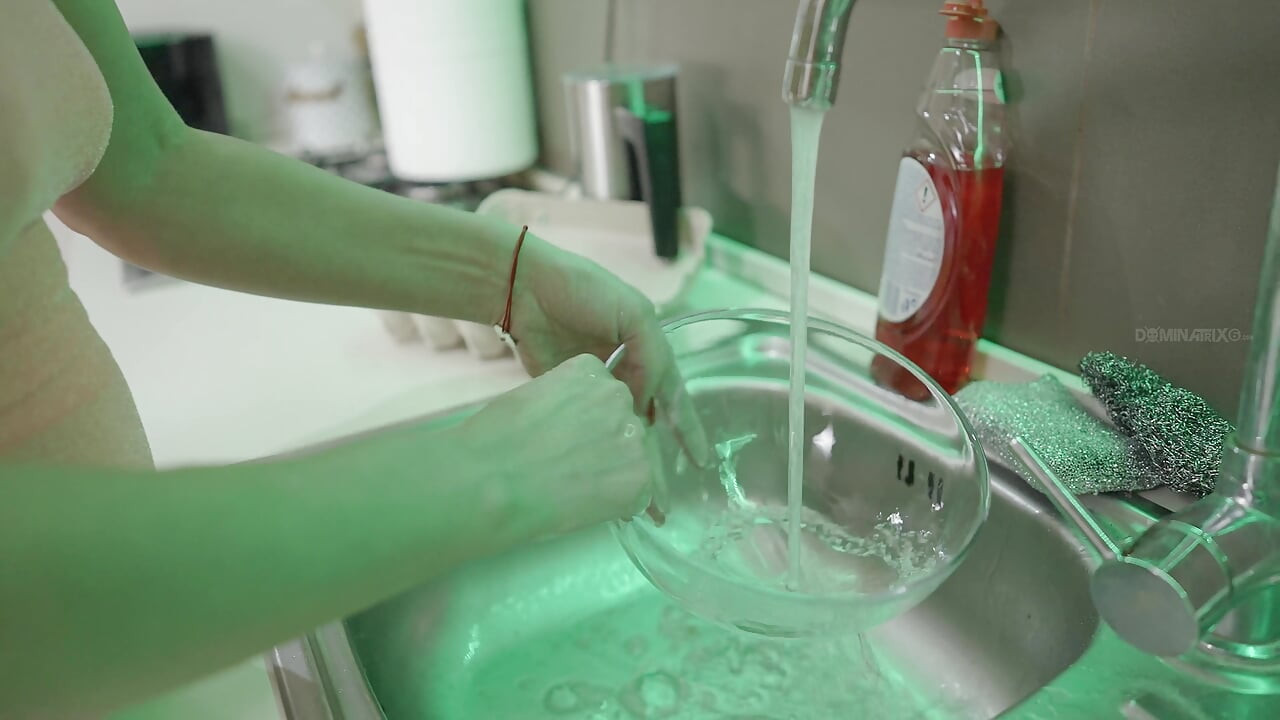 Solo igranje stopalima sa jajetom