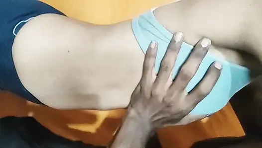 Erkek arkadaşı tarafından sert sikişiyor
