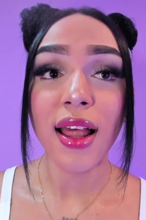 ปากฉ่ําเซ็กซี่