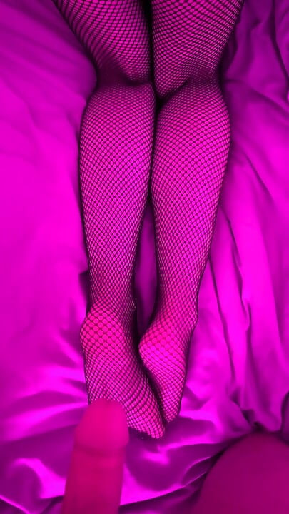 Soția sexy este futută adânc în poziția misionarului pasional și pe la spate - umedă și gemând tare!