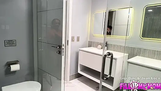 Gigi dior si cewek semok dientot habis-habisan bagian 1