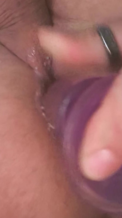 Deveria cuidar do meu de camisa. Ele desliza com um pouco de iogurte. Claro, eu lambi limpo com a boca.