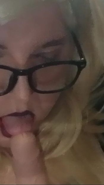 Dizzy blonde practicing sucking cock