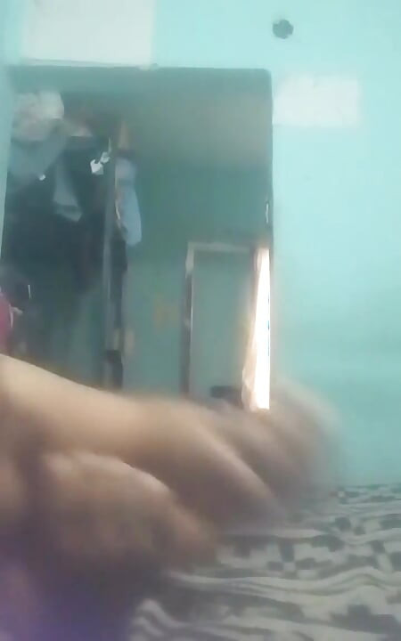 Önden bakan kovboy kız: her saksoda zevk