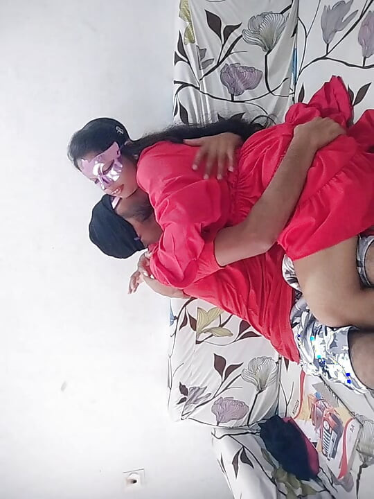 18+ pacar memanggilku kamar dan ngentot waktu Frist