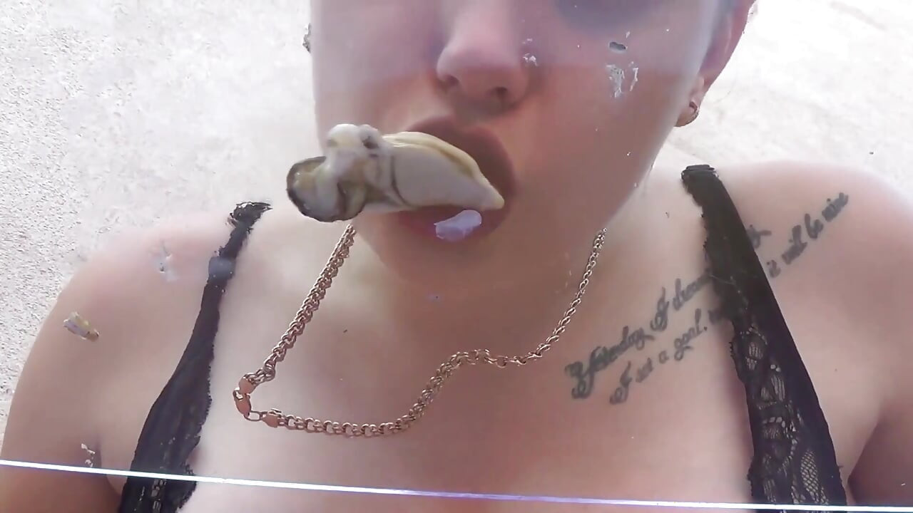 Consuming 2 Ousters From the Glass! Eat & Mouth & Lip & Tongue Fetish!