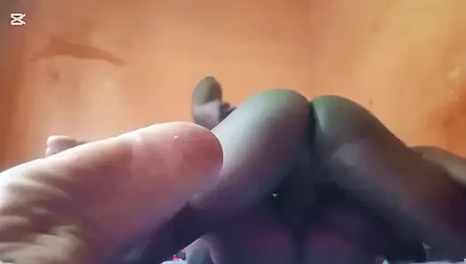 Seksi kiracı minderde sikişiyor