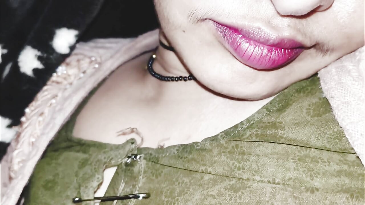 Adik tiriku yang imut memberiku kesempatan untuk bercinta kemarin. Kami berdua menikmati malam penuh