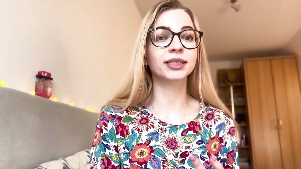 2 Main Signs a Man Is a Submissive Beta (without Coming Out)
