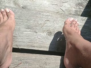 Negao360 mina svarta manliga fötter i solen