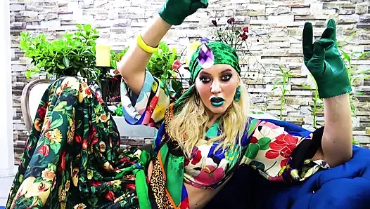 Kiss, Gift Ivys grüne lippen