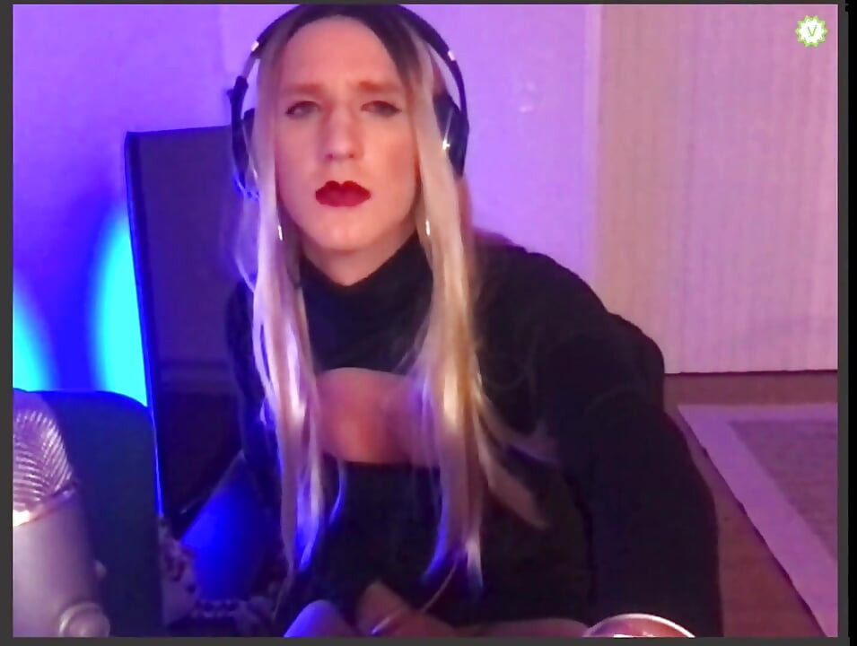 Super Sexy Sissy Solo Jerking on Cam