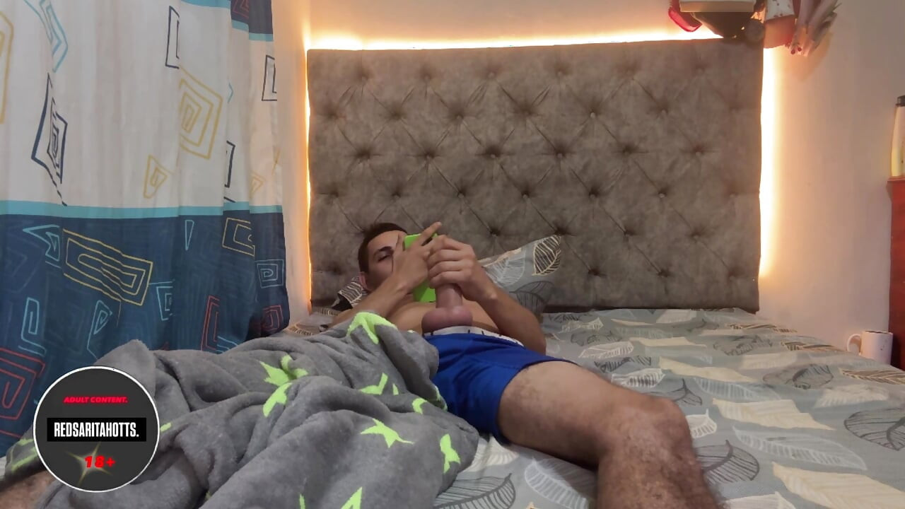 Mă găsesc în camera mea și doctorul meu personal profită de timpul nostru singur