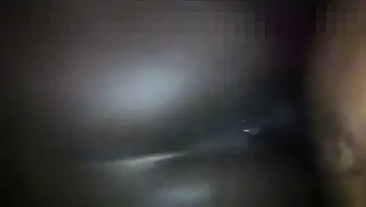 Gnadenlose Stöße gegen ihren Hintern