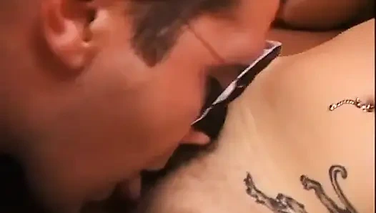 Wanita penjaga pintu dari kondo - DVD