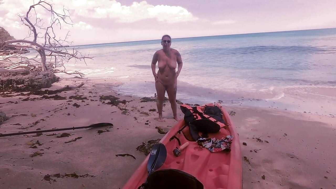 Pervertido casal peituda vaqueira esposa orgasmo sexo em Barbados Beach POV