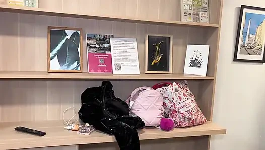 Молодой аргентинец с лицом проглатывает два члена и получает двойное проникновение Кларикуин