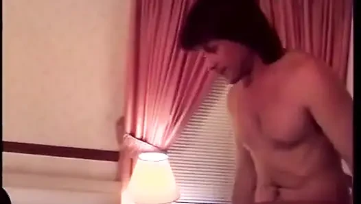 Memek sempit kendall si cewek nakal rambut pirang dientot habis-habisan sama kontol besar cowok berambut panjang