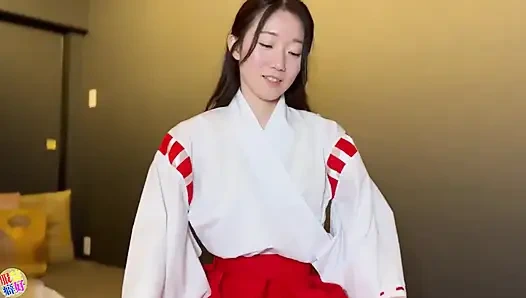 Зачарованный час, проведённый с подлинной мико