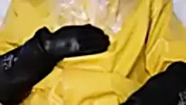 Sarı yağmurluk ve nefes kontrolü