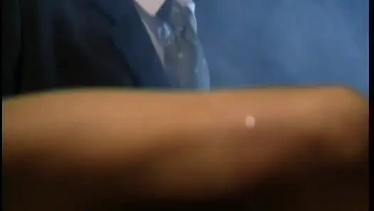 Esmer bir partide yakalandı büyük sert yarak emiyor yüzüne boşalıyor