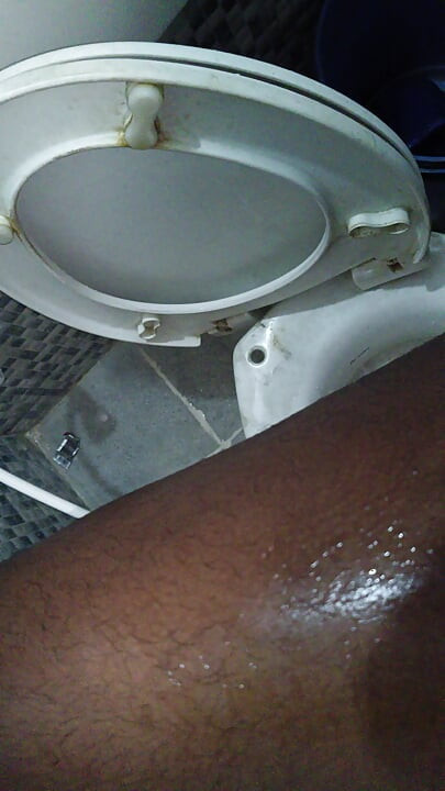 छात्रावास के बाथरूम में भारतीय कॉलेज के छात्र 3