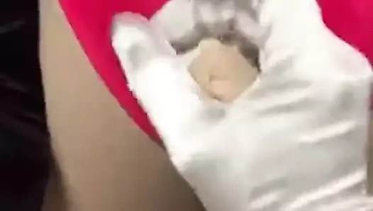 Kigurumi mayo okşayarak