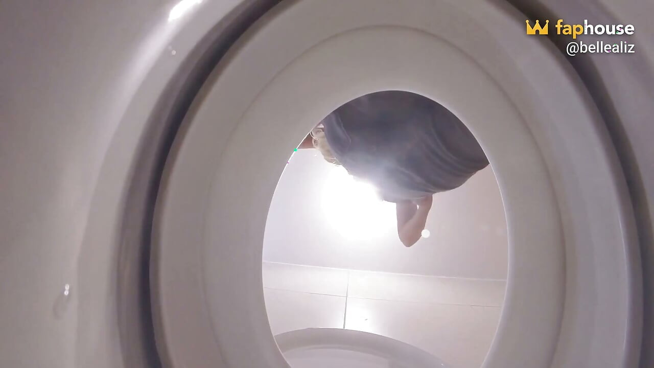 Bathroom-slave Toilet Peeking on Bellealiz Peeing and Farting
