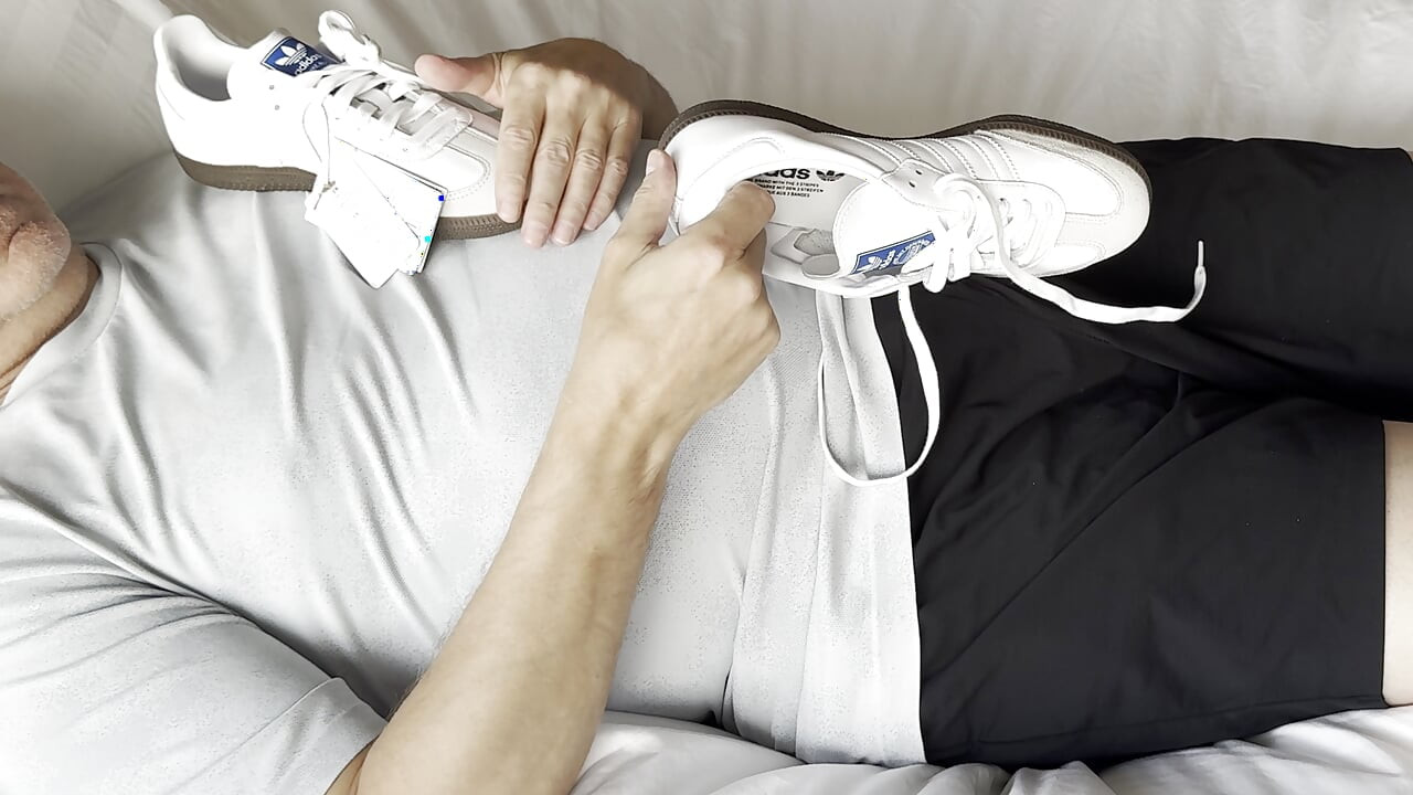 Unboxing the Sexy Adidas Samba