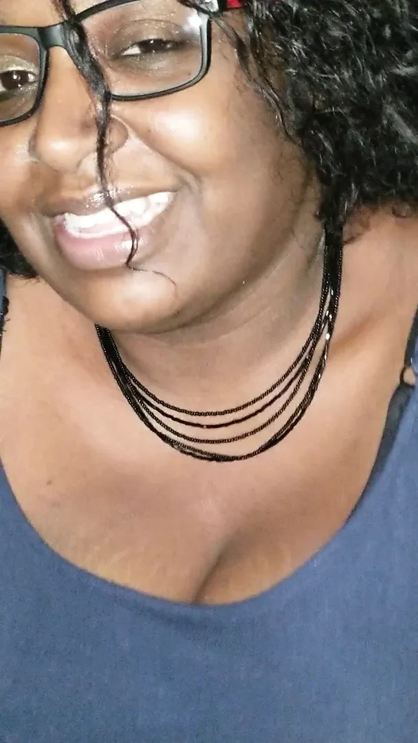 Ebony chick masterbating