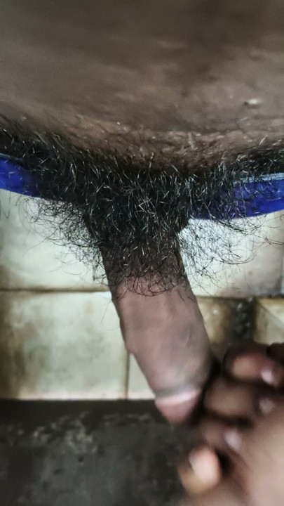 Mera lund bara hai ya chhota batao jab mai mutthi marta hu to last main girne ke baad Mera lund chota ho jata hai