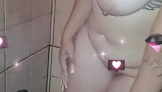 Я принимаю душ и согреюсь